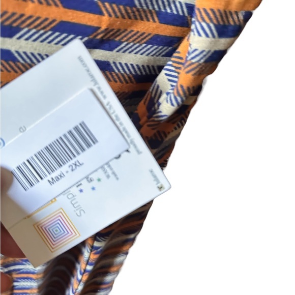 Lularoe2X  blue, gold ,& ivory Maxi skirt . Quill pattern. NWT.T‎ shirt material - Picture 4 of 6